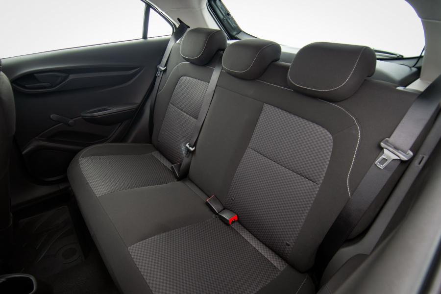 Интерьер Chevrolet Onix Joy 2016 года  (фото 29 из 29)